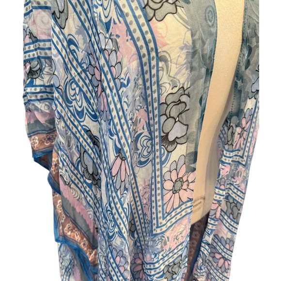 Woven Heart Blue, White and Pink Caftan - Picture 2 of 6